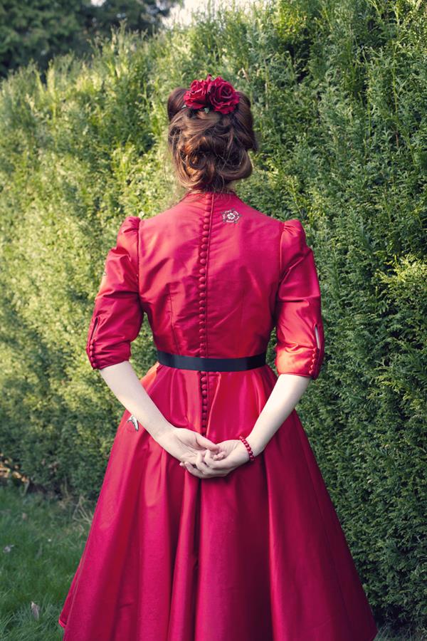 The-couture-company-alterantive-bespoke-wedding-dresses-Regula-Red-dress (5)