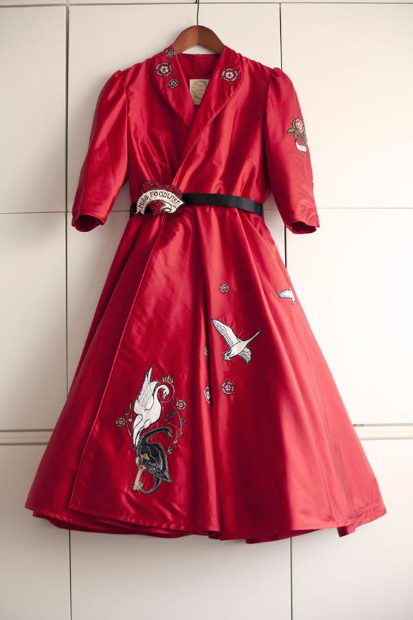 The-couture-company-alterantive-bespoke-wedding-dresses-Regula-Red-dress (8)