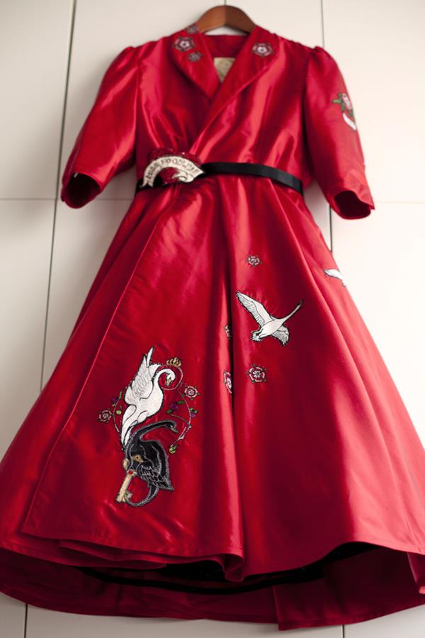 The-couture-company-alterantive-bespoke-wedding-dresses-Regula-Red-dress (9)
