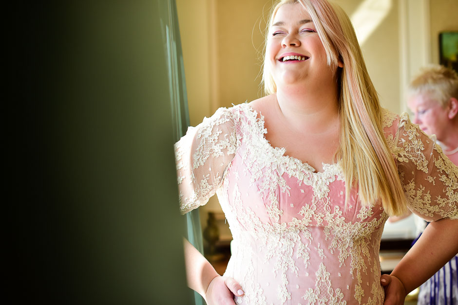 the-couture-company-alternative-wedding-dresses-pink-curvy-plus-size-las-vegas-bride-quirky-lace-frock (10)