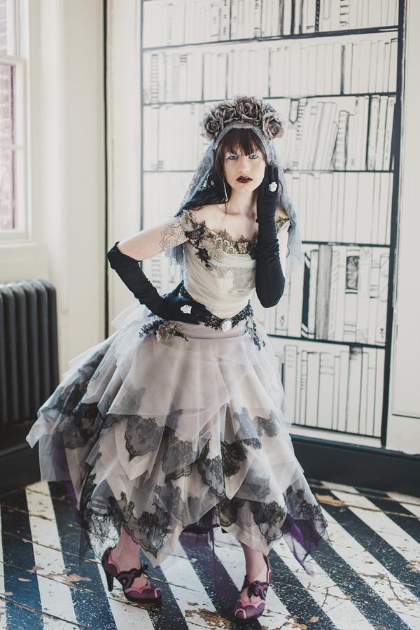 The-couture-company-bespoke-gothic-vintage-alternative-wedding-dresses-tim-burton-black-lace-vampy-victorian-photo-Nicki-Feltham (14)