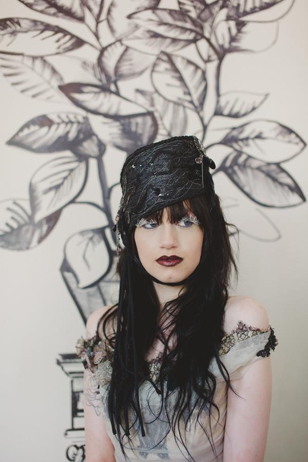 The-couture-company-bespoke-gothic-vintage-alternative-wedding-dresses-tim-burton-black-lace-vampy-victorian-photo-Nicki-Feltham (17)