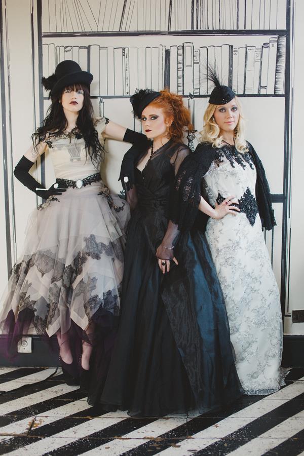 The-couture-company-bespoke-gothic-vintage-alternative-wedding-dresses-tim-burton-black-lace-vampy-victorian-photo-Nicki-Feltham (20)