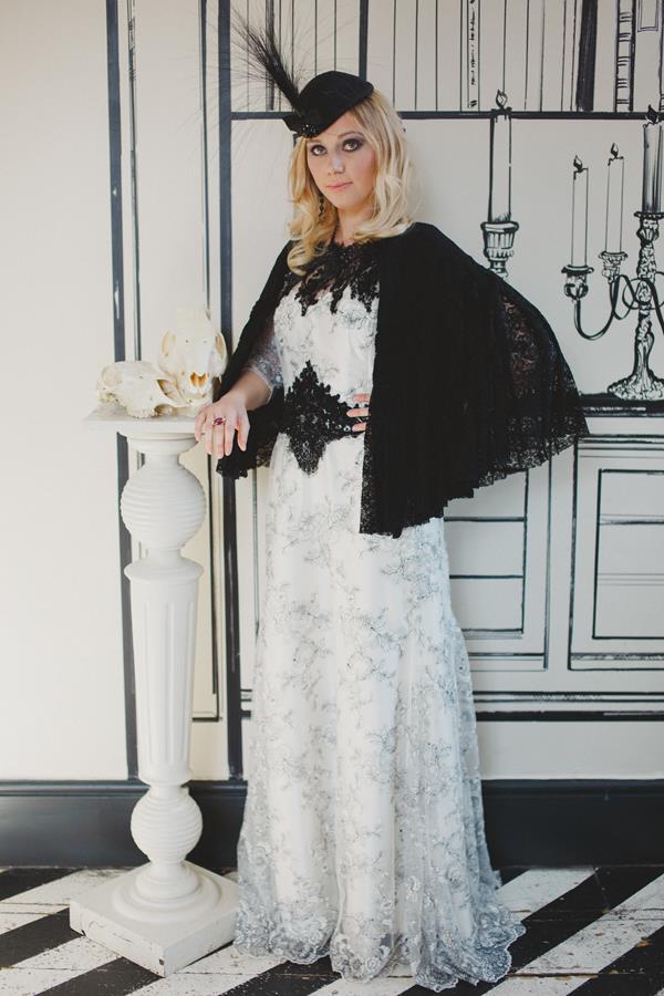 The-couture-company-bespoke-gothic-vintage-alternative-wedding-dresses-tim-burton-black-lace-vampy-victorian-photo-Nicki-Feltham (26)